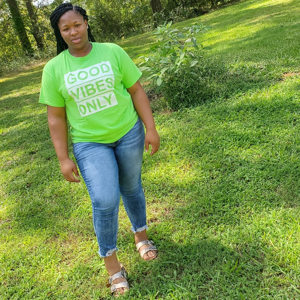 Good vibes only t shirt